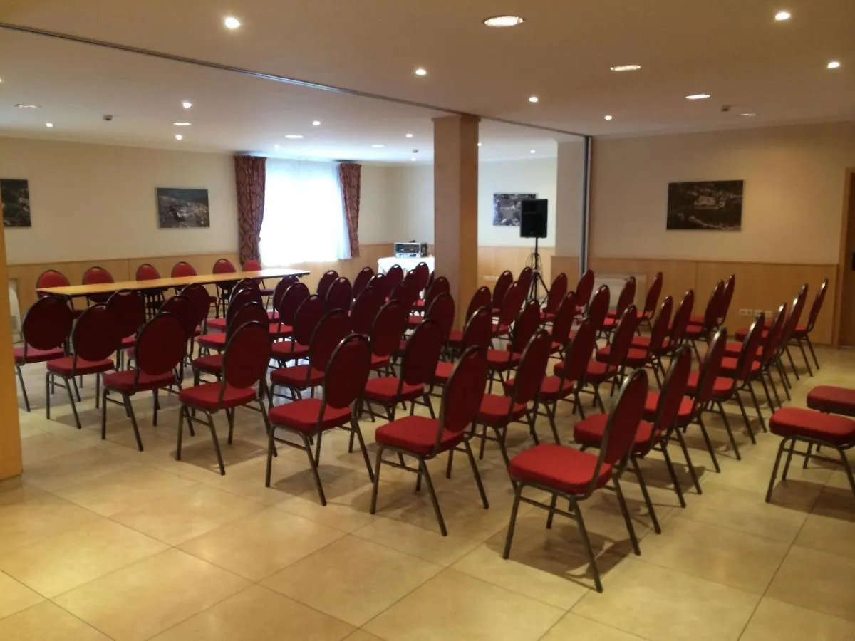 מלון בשארג' Hotel-Restaurant Gulliver