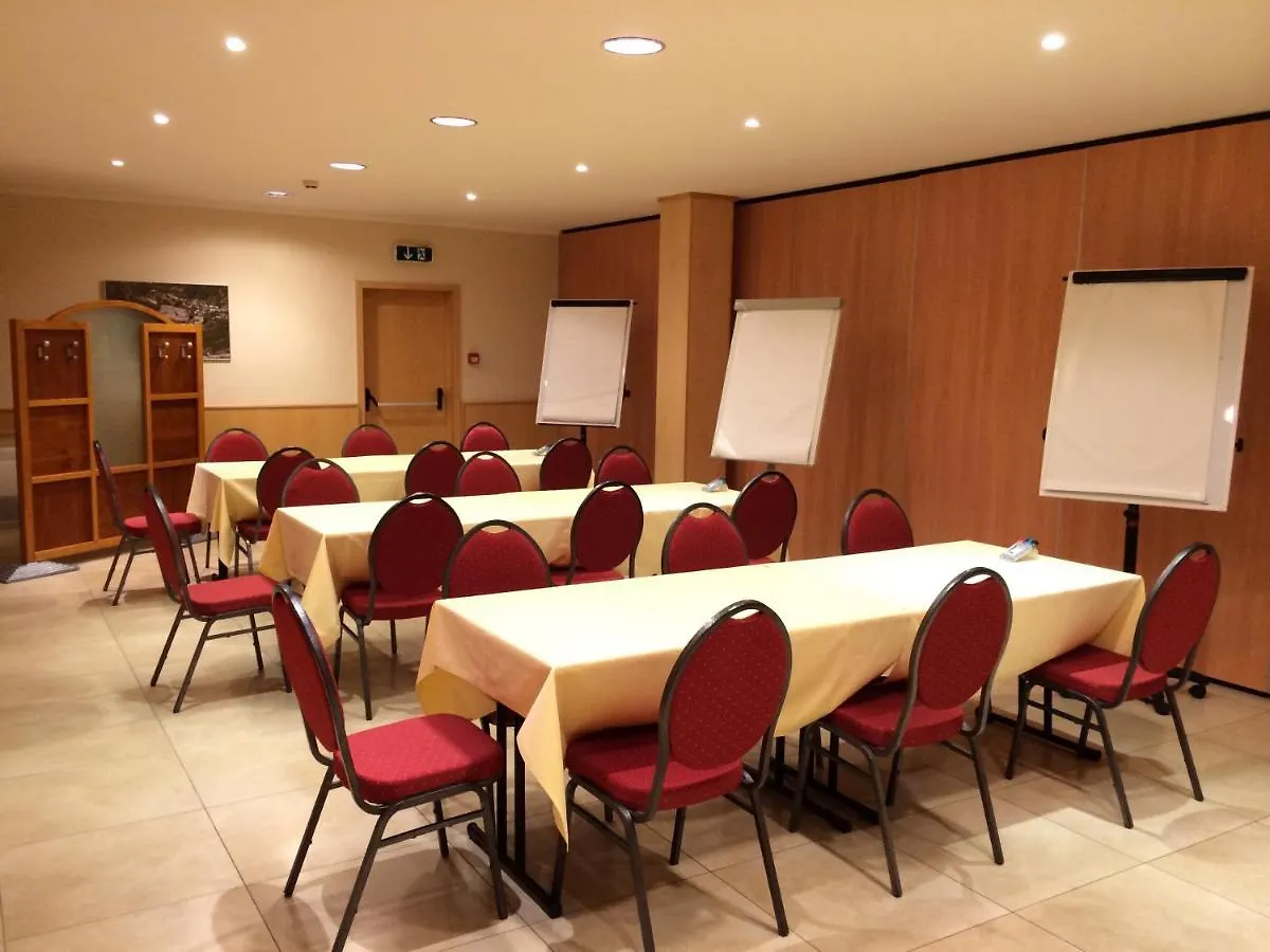 בשארג' Hotel-Restaurant Gulliver